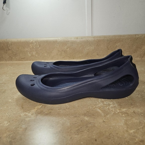 Crocs Flats Shoes Women 8 Navy Blue Slingback Ballet Comfort Lightweight Water - Picture 4 of 8